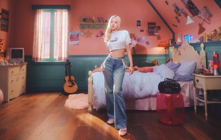 Rosé luciendo las Speedcat Etoile de PUMA