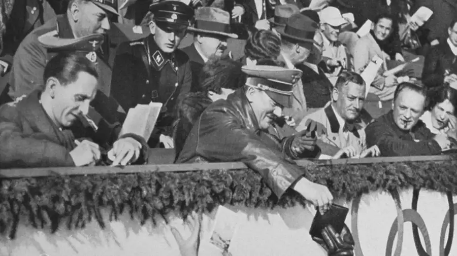 Adolf Hitler en la apertura de los JJOO de 1936