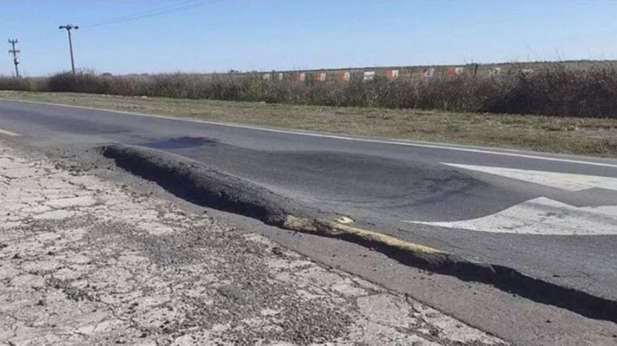 El estado de muchas de las rutas nacionales, sin mantenimiento alguno, es desastroso.