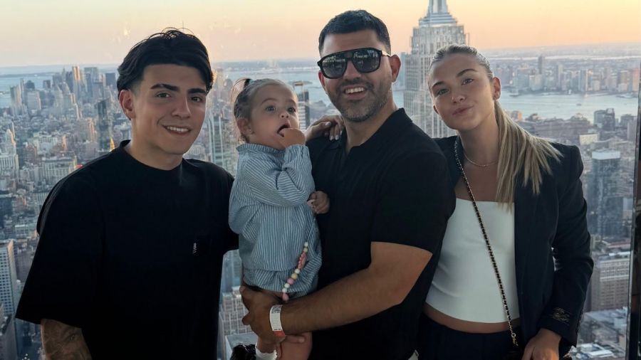 Kun, Benjamín, Olivia Agüero y Sofía Calzetti