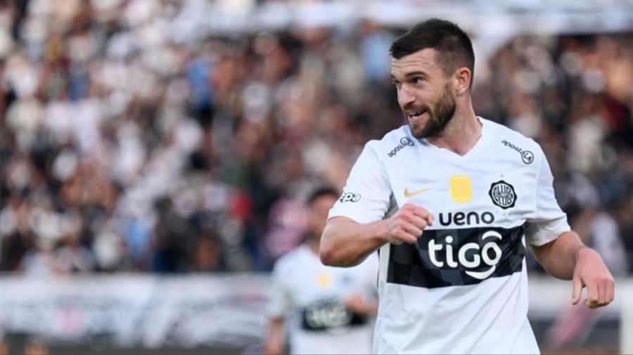 Tim Payne con Olimpia de Paraguay