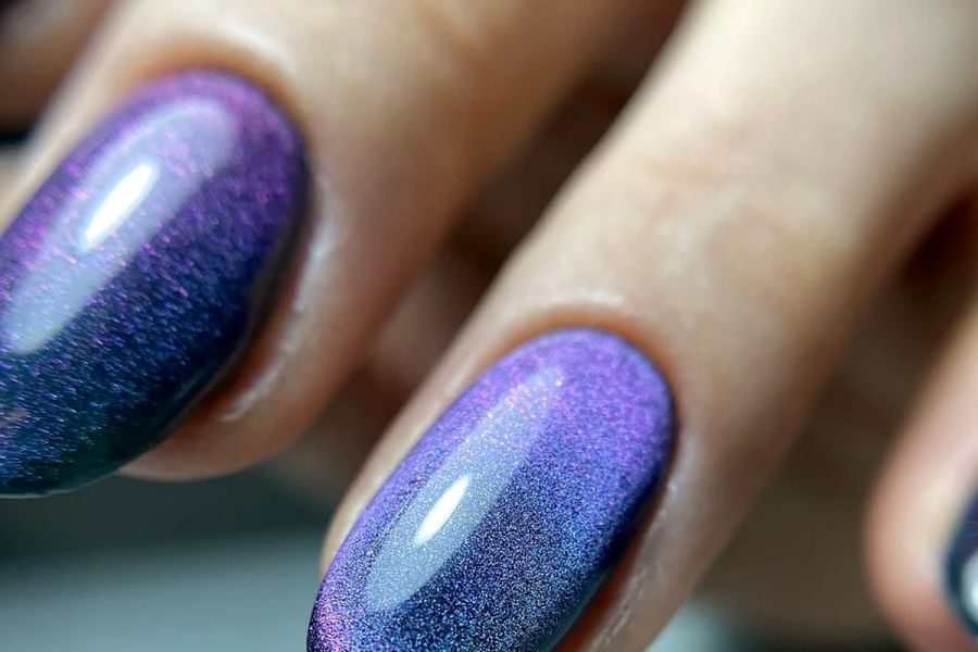 Uñas ciruela