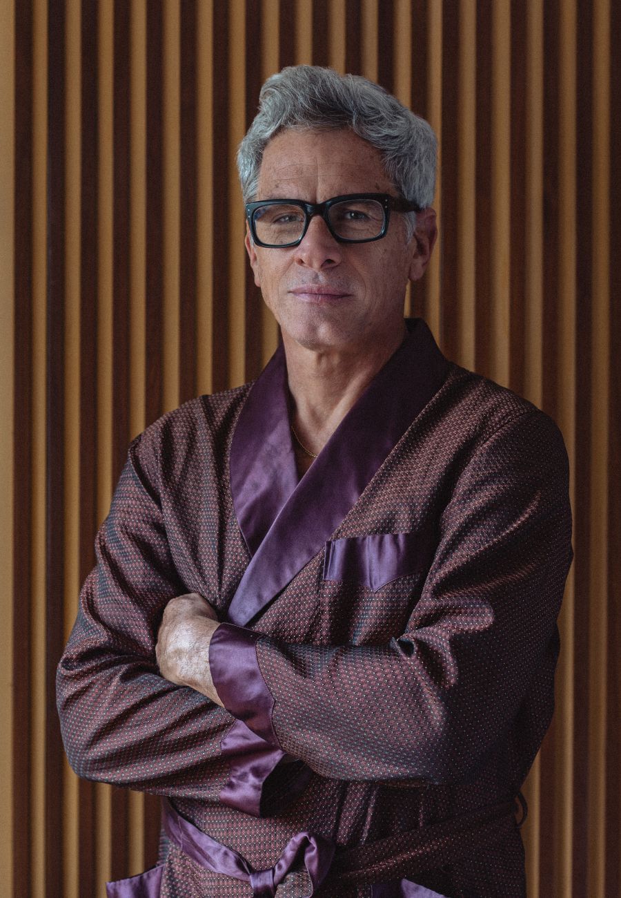 Rafael Ferro como Carlos Sexton