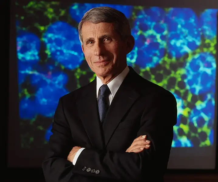 Fauci con virus