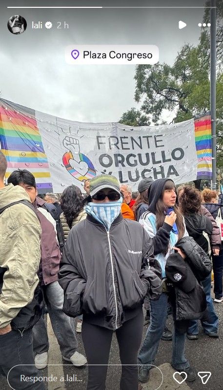 Lali Espósito en la marcha contra la Ley de Inviolabilidad de la Propiedad Privada
