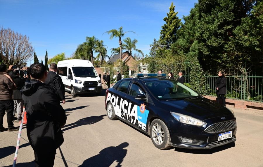 Fuerte operativo en el cementerio El Prado, en el último adiós a Jorge Messi