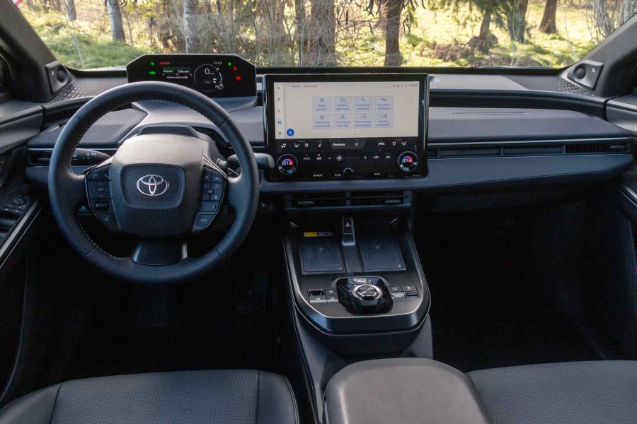 Lo mejor y lo peor del bZ4X, el primer auto eléctrico que Toyota vende en Argentina