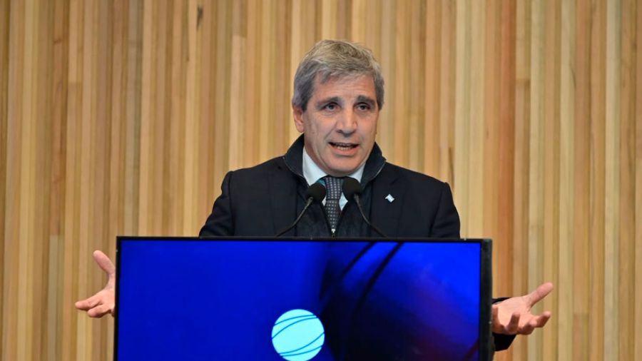Luis Toto Caputo en la Bolsa de Comercio de Córdoba
