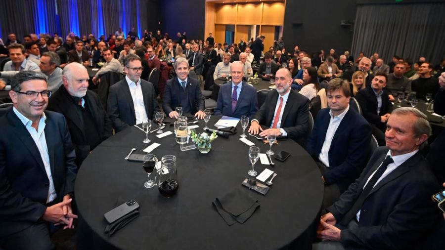 Mesa de Caputo en la BCC