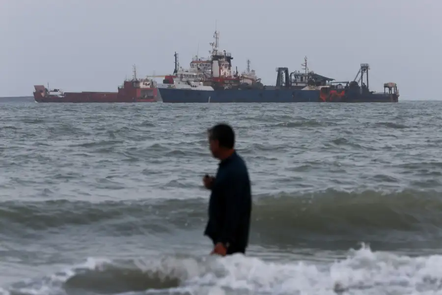 Strait Of Hormuz Remains Effectively Closed As Iran Makes New Demands For Reopening Of Waterway