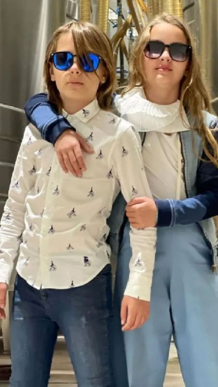  Isabella y Paul, los hijos de Flor de la V