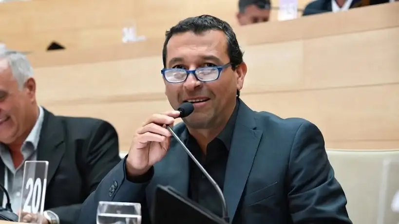 Legislador Ernesto Flores