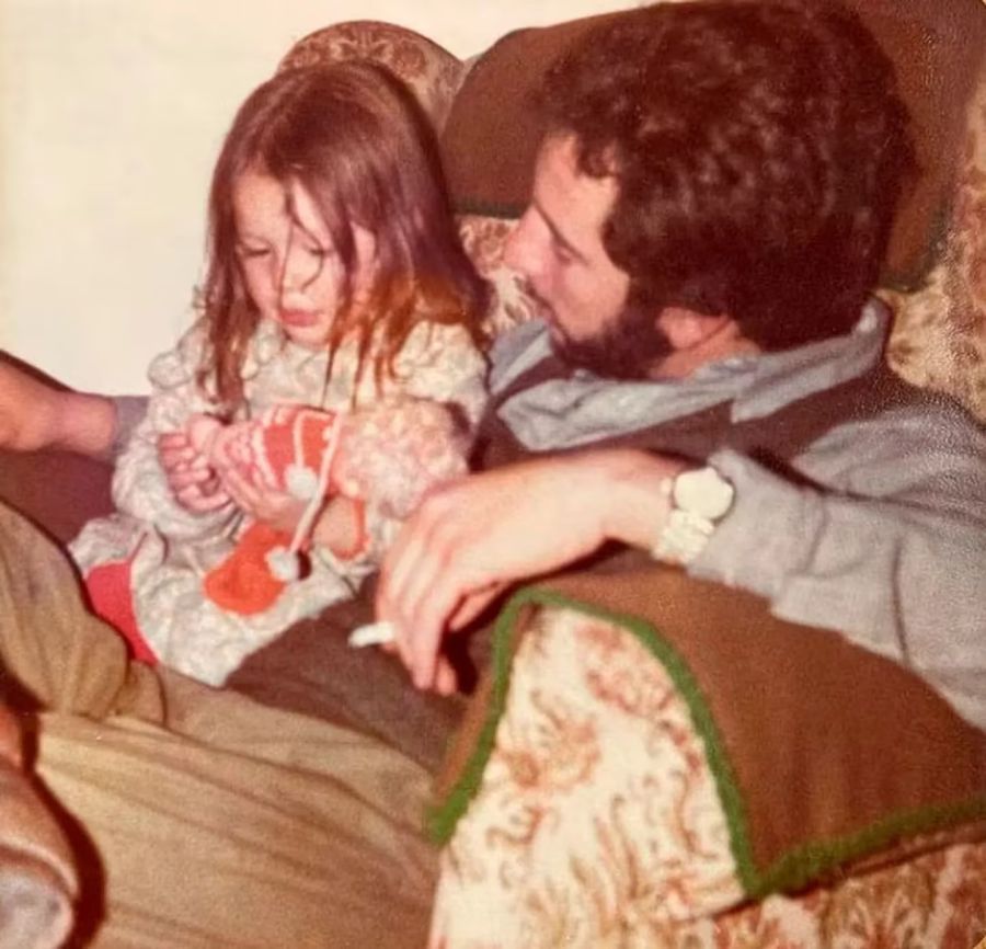Pampita junto a su padre, Guillermo Ardohain