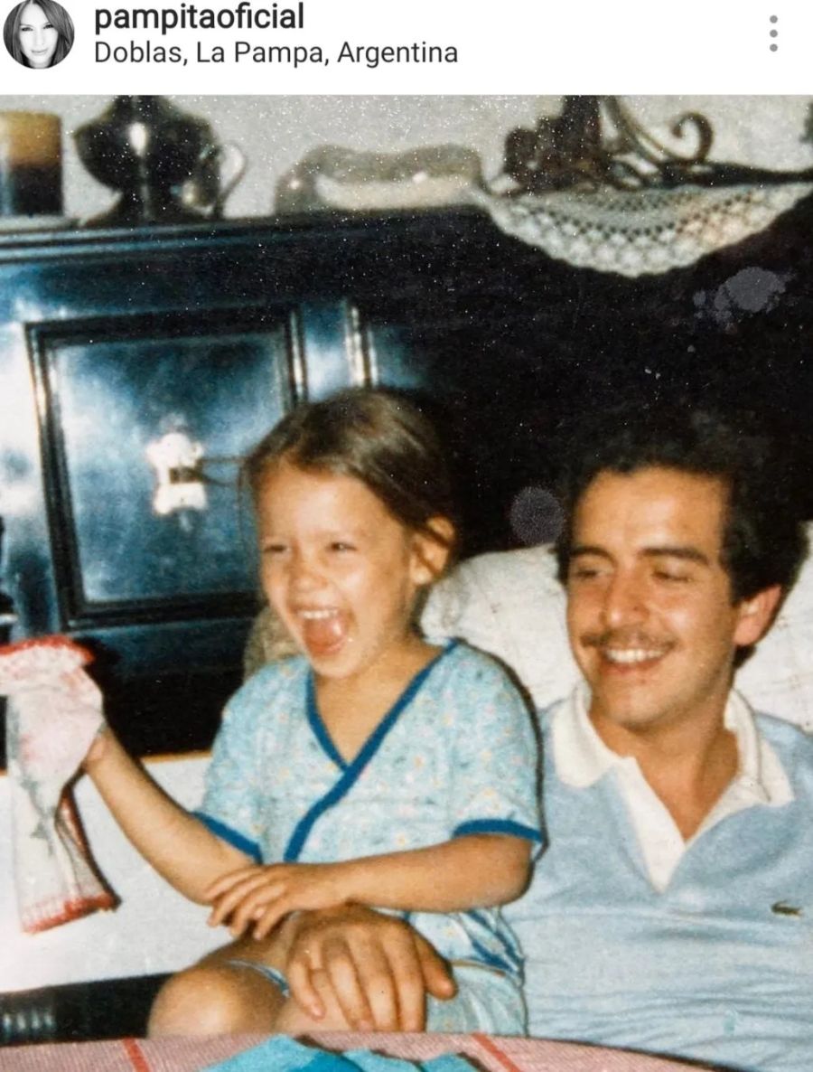 Pampita junto a su padre, Guillermo Ardohain