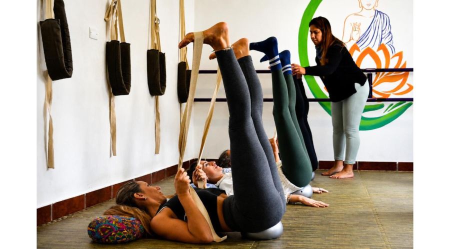 Cuerpo y mente en equilibrio: el poder del Yoga y el Stretching frente al estrés humano