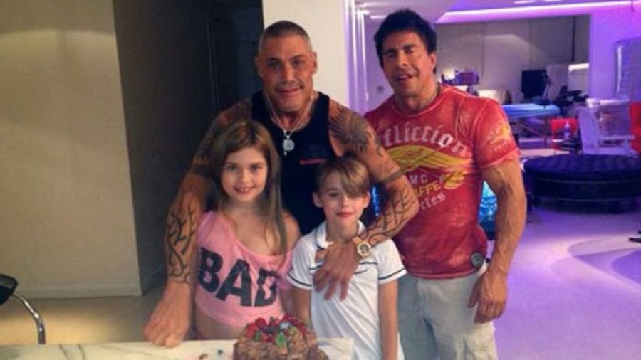 Ricardo Fort y sus hijos