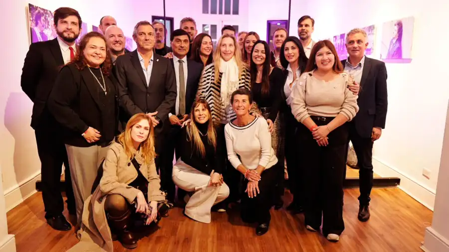 Alambrar Provincia. Karina está enfocada en el AMBA.