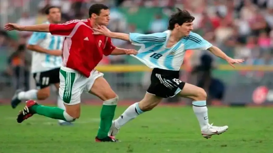 Debut de Messi con la selección frente a Hungría en 2005