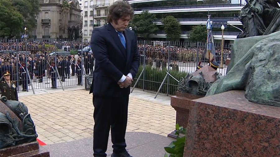 El presidente Javier Milei, en el homenaje al general San Martín en Retiro.