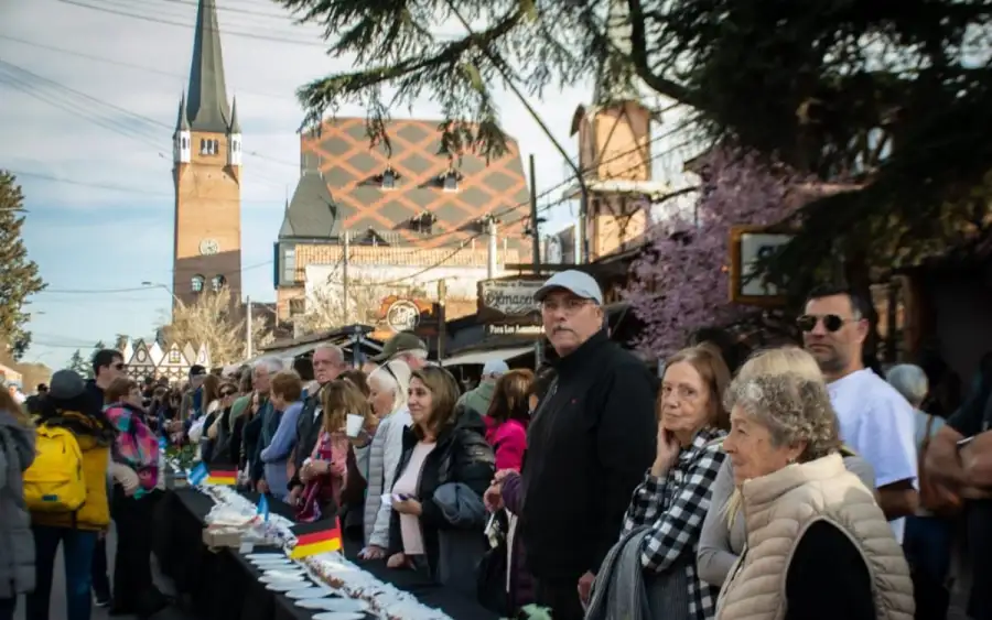 Éxito del primer Strudel Fest: Villa General Belgrano vendió más de 100 metros de strudel y reunió más de $10 millones para el hospital