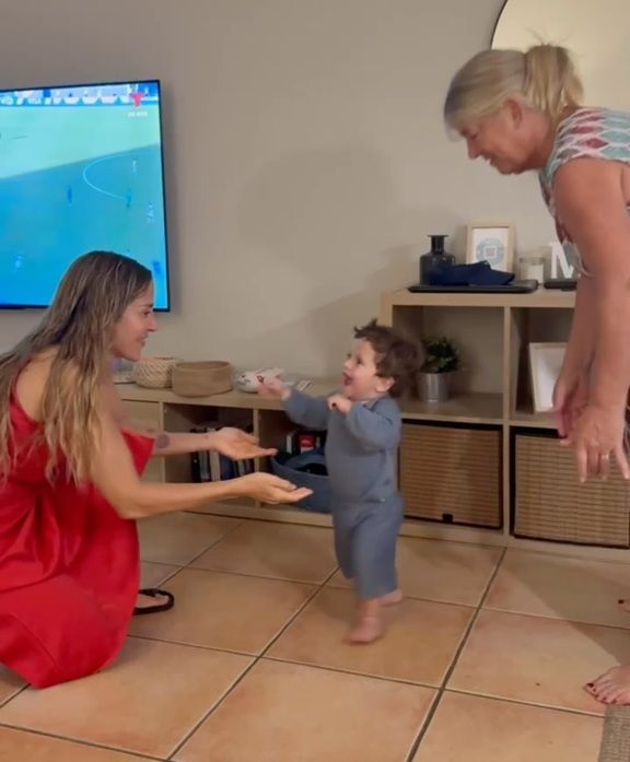 Jimena Barón junto a sus hijos