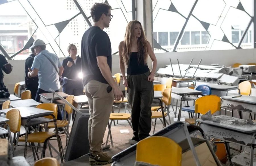 Shakira visita este lunes la Institución educativa Carrasquilla Industrial, luego del terremoto de magnitud 7,4 en Quibdó