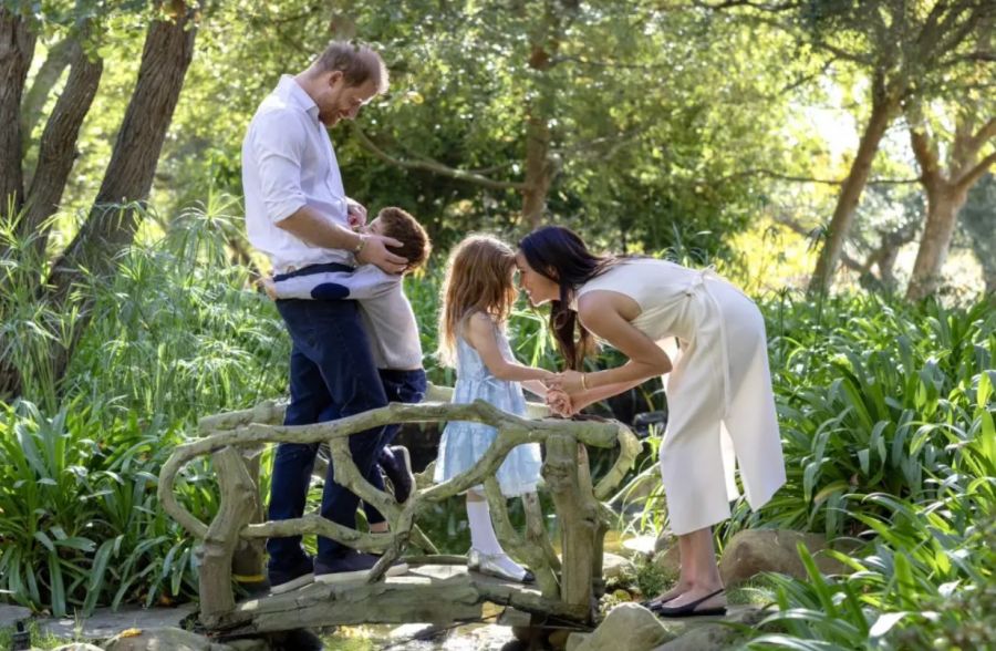 El príncipe Harry y Meghan Markle con sus hijos Archie y Lilibet