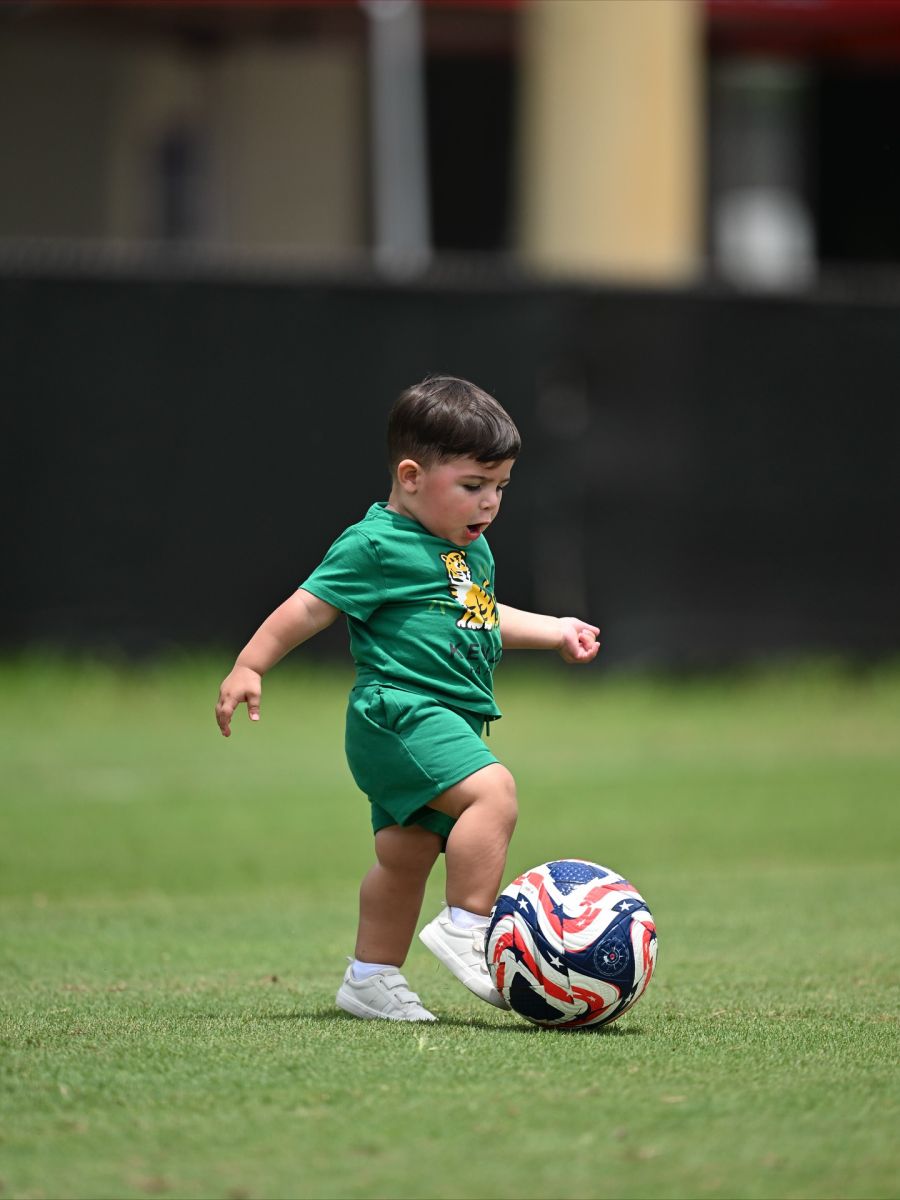 Valentina Cervantes, Benjamín Fernández