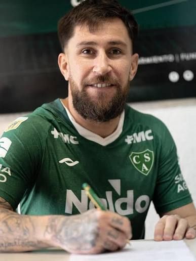 Jonathan Gómez con Sarmiento