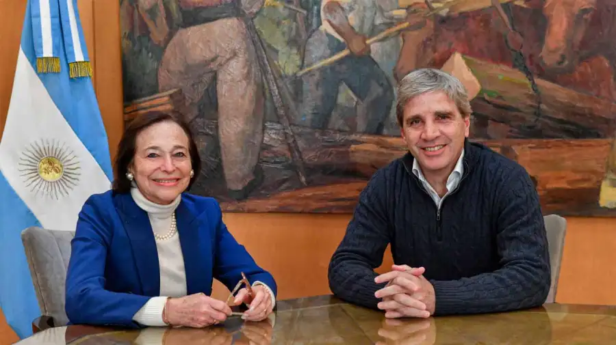 X Luis Caputo