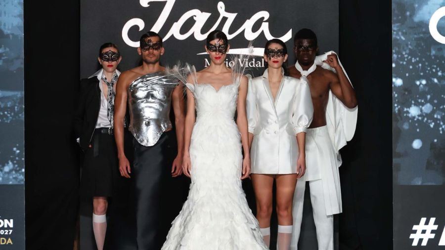 Desfile Mario Vidal con Iara en la Argentina Fashion Week
