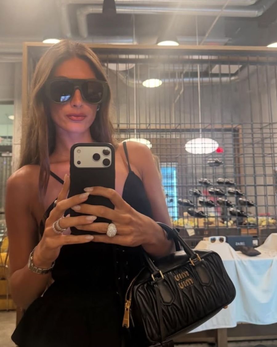 Los looks de Lola Latorre con bolsos de lujo