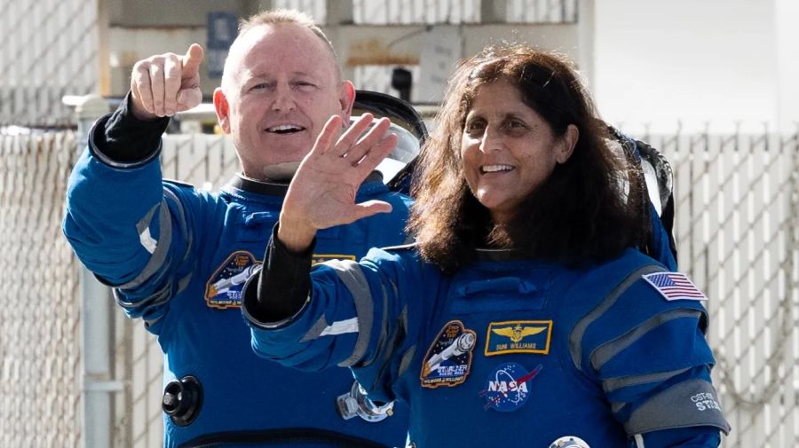  Butch Wilmore y Sunita Williams 