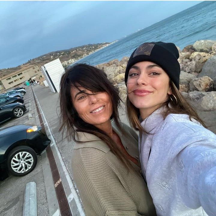 Tini Stoessel con su mamá Mariana Muzlera