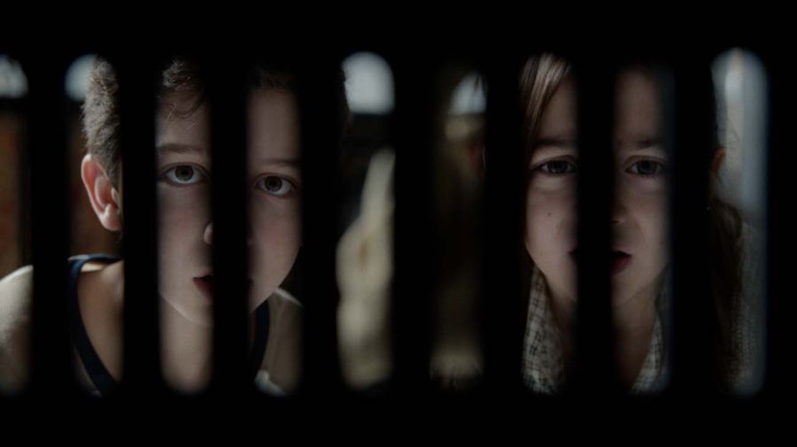 Dirigida por el argentino Cristian Bernard, Bajo tus pies tiene a Maribel Verdú al frente y a Carlos Juarez y Guido Rud en la producción, por Basque Films y FilmSharks.