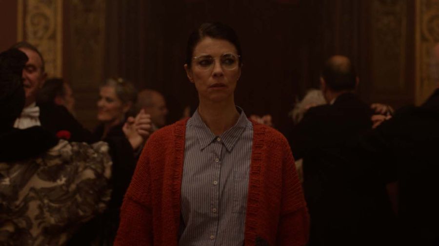 Dirigida por el argentino Cristian Bernard, Bajo tus pies tiene a Maribel Verdú al frente y a Carlos Juarez y Guido Rud en la producción, por Basque Films y FilmSharks.