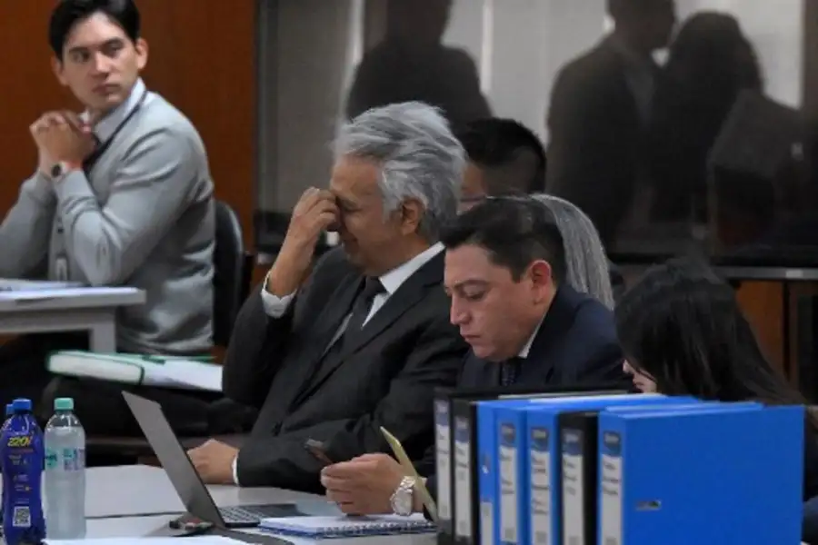 El expresidente ecuatoriano Lenín Moreno fue condenado a cinco años de prisión por corrupción