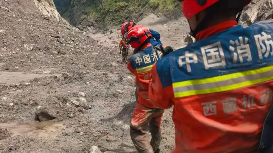 Operaciones de búsqueda y rescate en Nepal