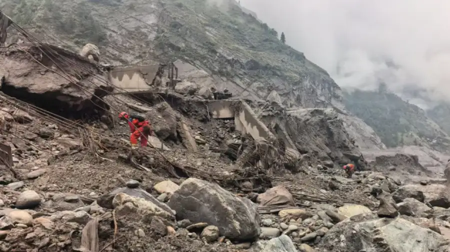 Operaciones de búsqueda y rescate en Nepal