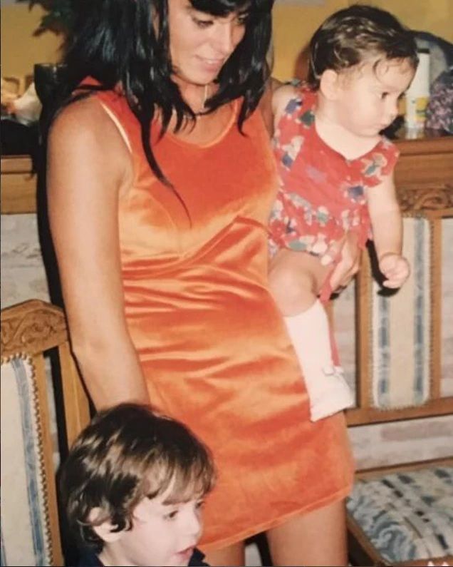 TIni Stoessel junto a su mamá Mariana Muzlera