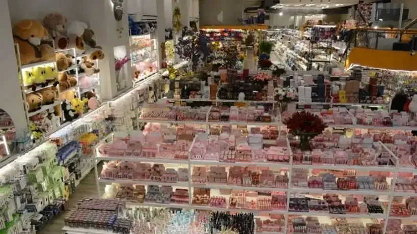 Expansión de supermercados de proximidad y bazares