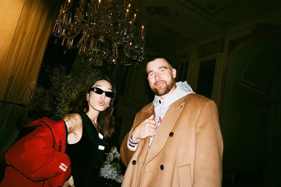 Peggy Gou y Travis Kelce