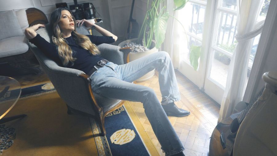 Chloé Bello