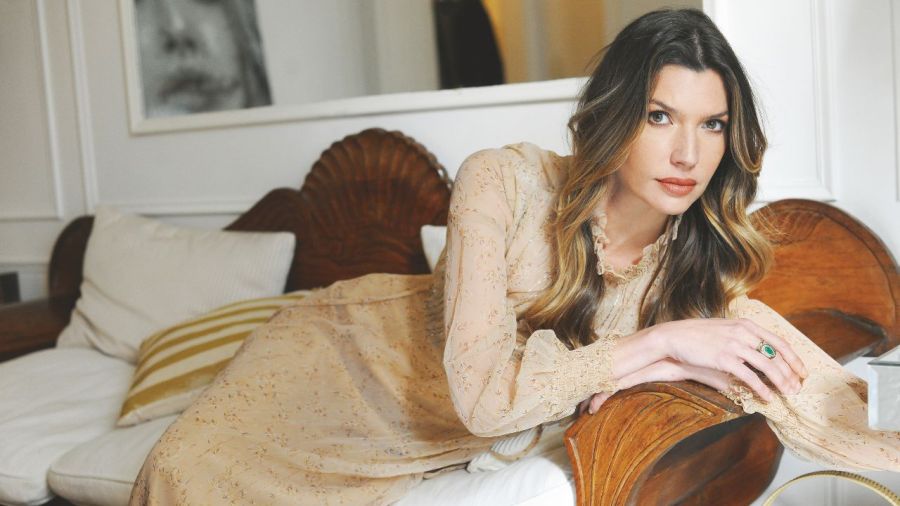 Chloé Bello