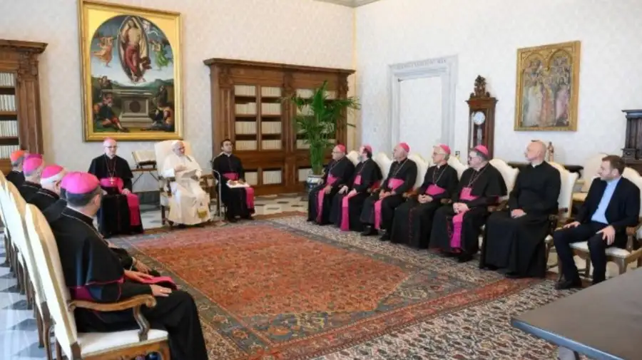 El Papa: “El valor de la educación se mide en función de la dignidad humana”