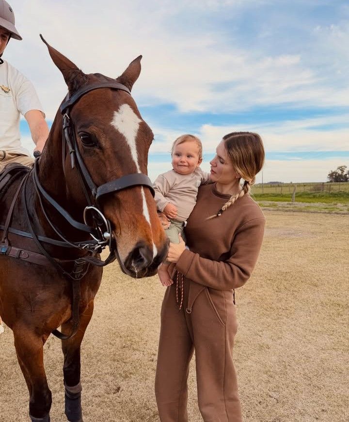 Eva Bargiela y su hijo Faustino