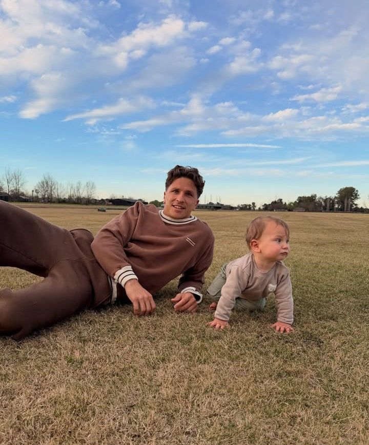 Gianluca Simeone con su hijo Faustino