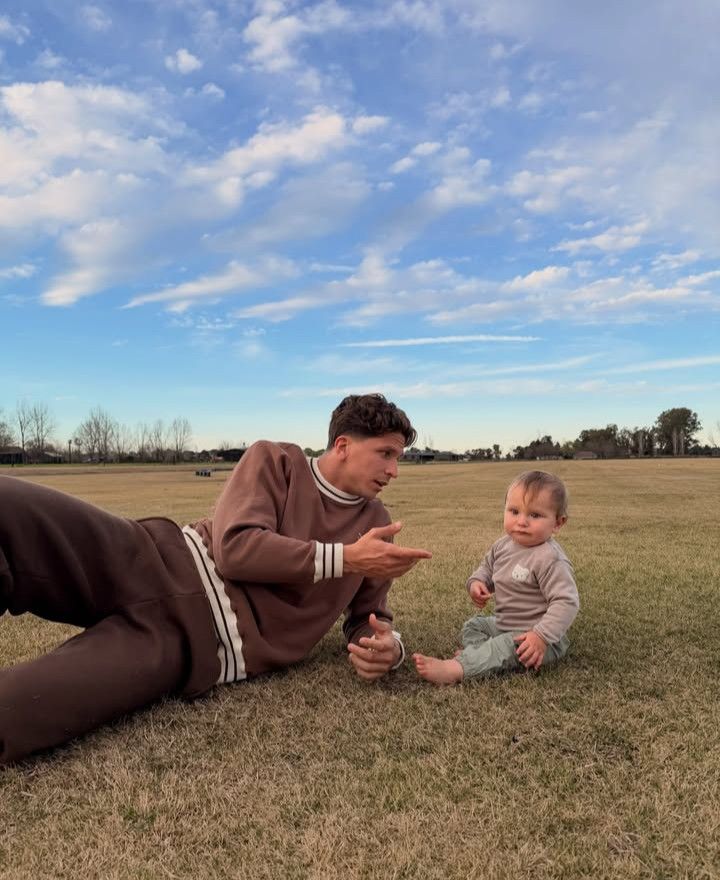 Gianluca Simeone con su hijo Faustino