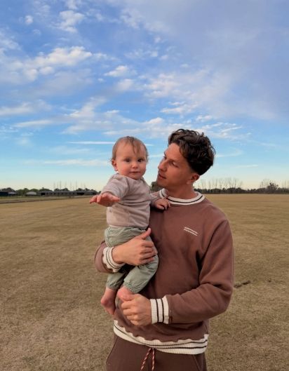 Gianluca Simeone con su hijo Faustino