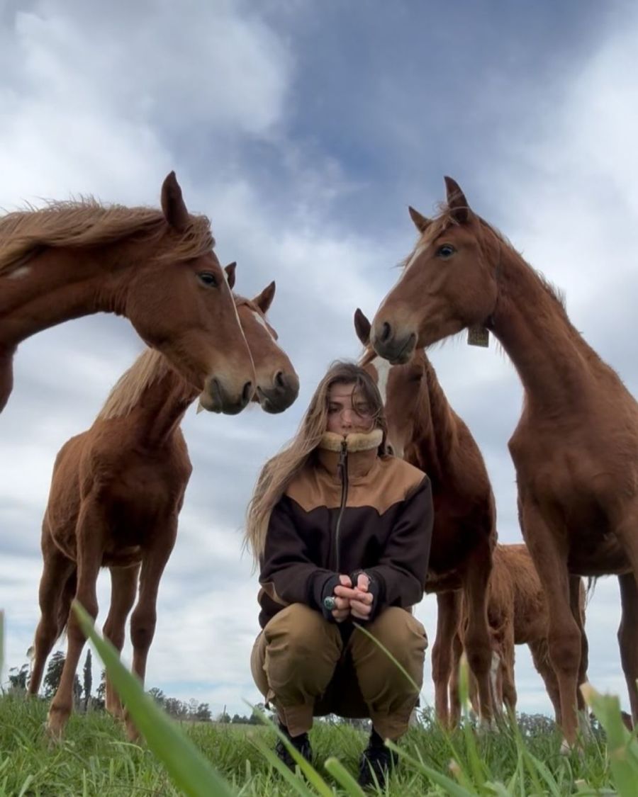 Aurora Figueras lleva el abrigo perfecto para enfrentar los últimos días del invierno